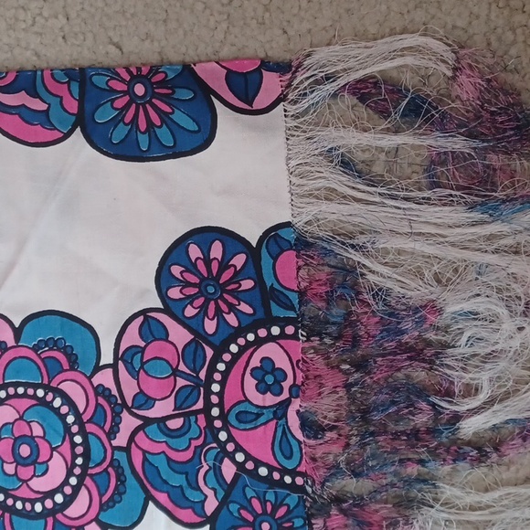 100% Pure Silk Floral And Butterfly Pattern Scarf Shawl - Picture 7 of 17